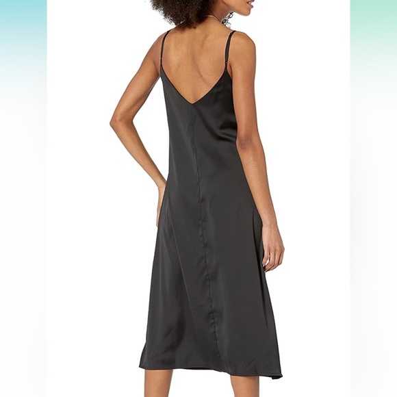 Slip dress 🖤​ - Picture 2 of 6